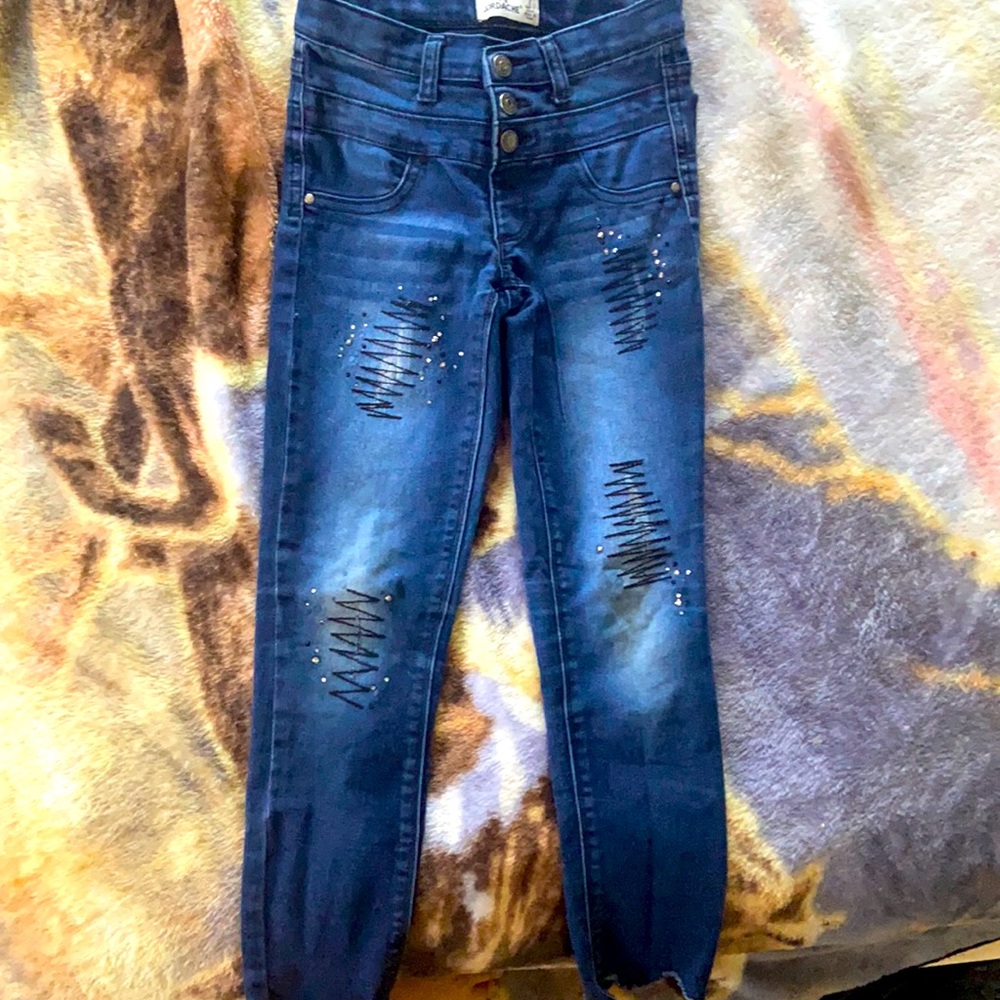 selling this capris